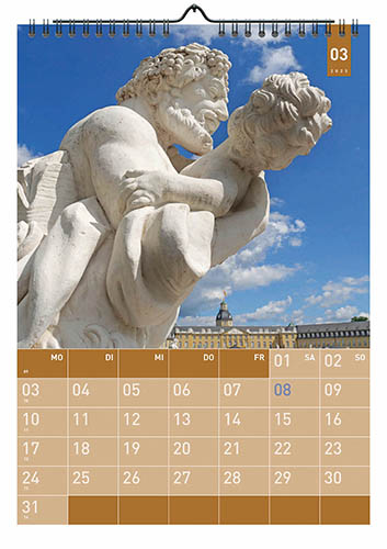 Kalender Karlsruhe 2024 Kalenderblatt März: Statue auf dem Schlossplatz in Karlsruhe